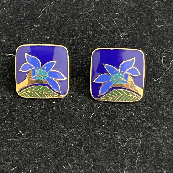 Laurel Burch Jewelry - Laurel Burch Signed Wild Lily Flower Pierced Earring. MA764